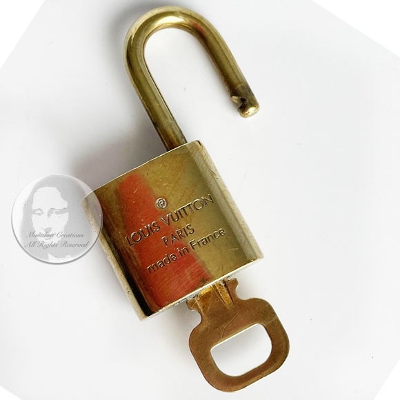 Vintage Louis Vuitton Lock & Key Small Brass Bag or Luggage Lock LV Logo - Picture 9 of 10
